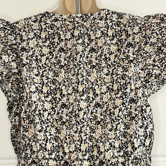 Time and Tru XXL (20) Ditsy Daisy Floral Mini Dress with Flutter Sleeves - Picture 9 of 16